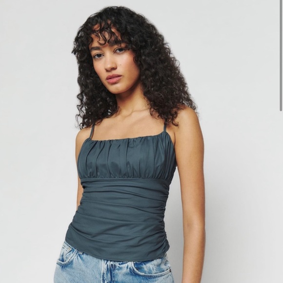 Reformation Tops - Reformation Tiana Top in Slate Size 4